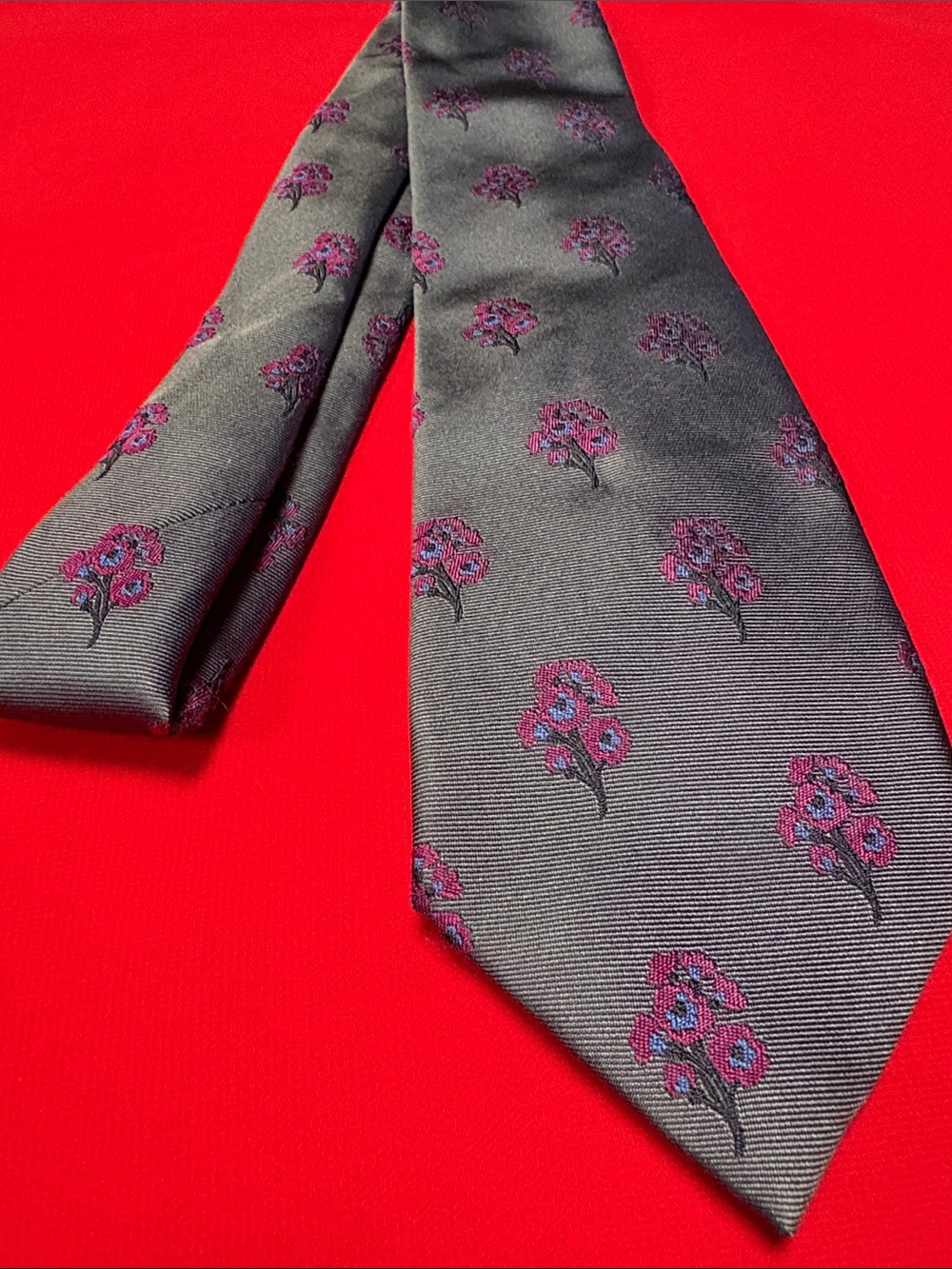 Thomas Pink silk tie!!!